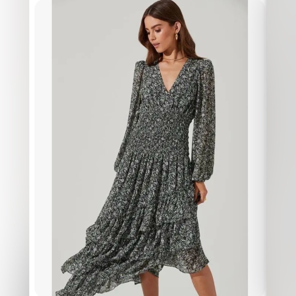 💓NWOT Astr The Label Long Sleeve Asymmetrical Ruffle Floral Midi Dress - Size S